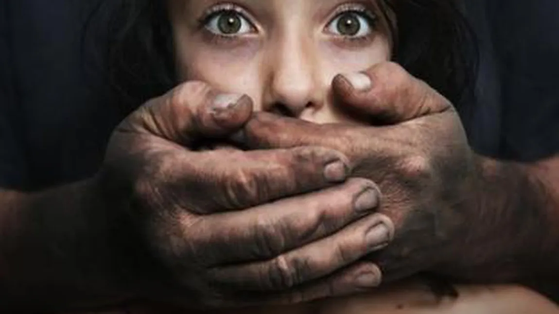 Învaţă-ţi copilul cum să se protejeze de cei care îi fac rău!