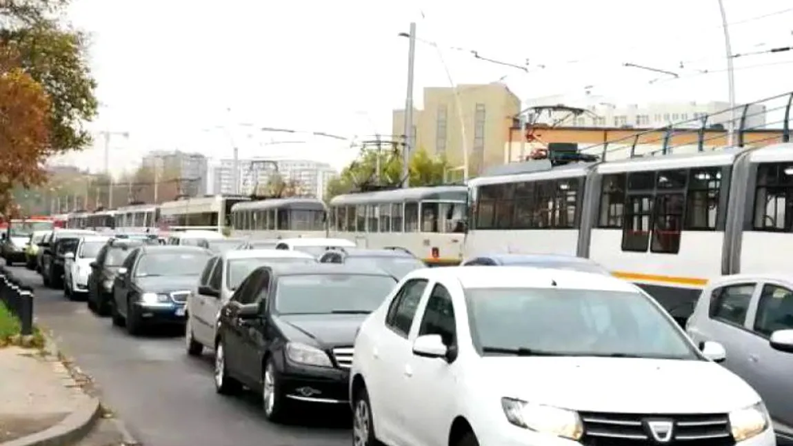 HAOS în trafic în zona Politehnica-Grozăveşti din cauza unui tramvai defect