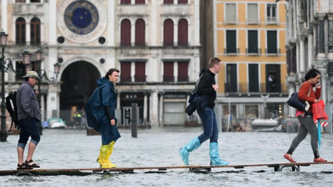 Ploile abundente şi vânturile puternice au făcut cel puţin 20 de victime în Italia