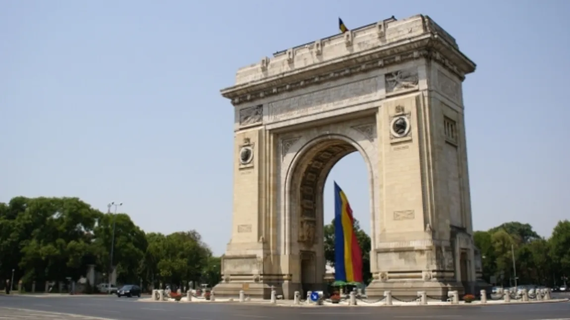 Arcul de Triumf mai poate fi vizitat de către public până la ora 16:00