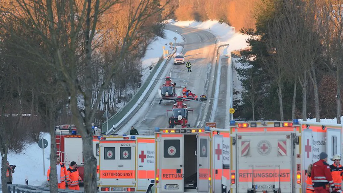 Accident cu două căruţe de Crăciun: 20 de persoane au fost rănite