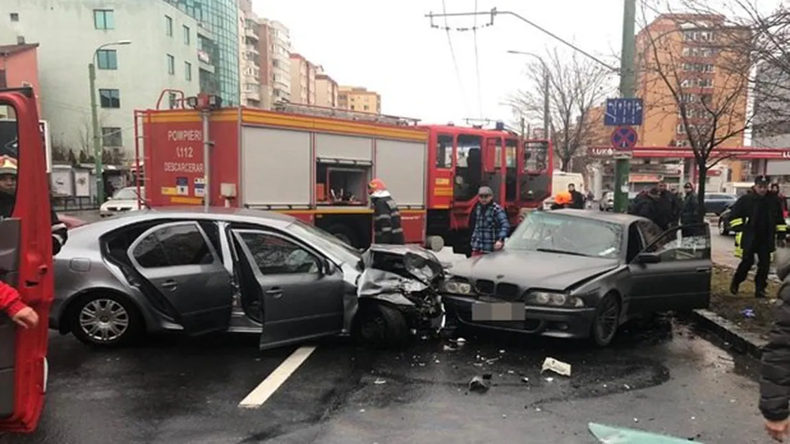 Accident cu şase răniţi în centrul Braşovului. Două dintre victime sunt copii
