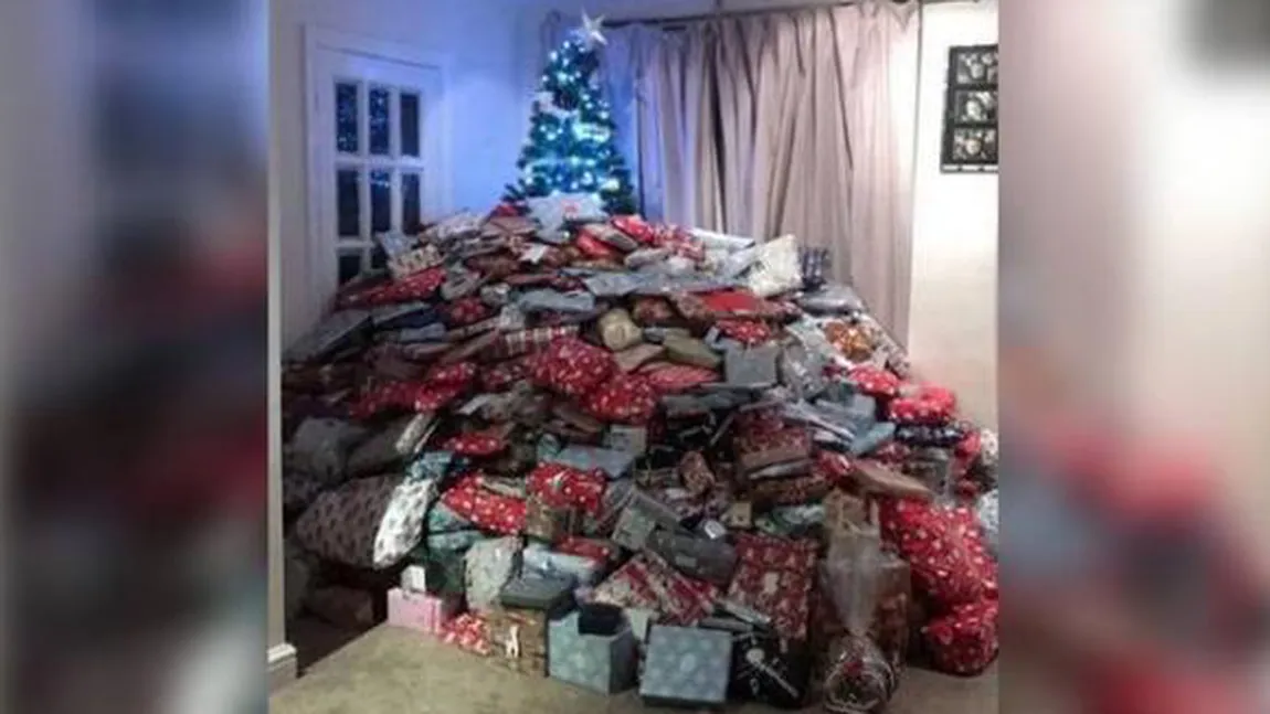 Fotografia virală a zilei. Cine este mama care a pus atâtea cadouri pentru fiul ei de Sărbătorile de iarnă