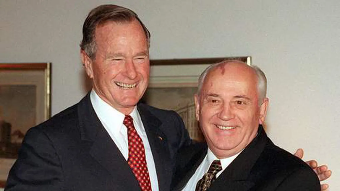 Ploaie de omagii pentru preşedintele american George H.W. Bush care 