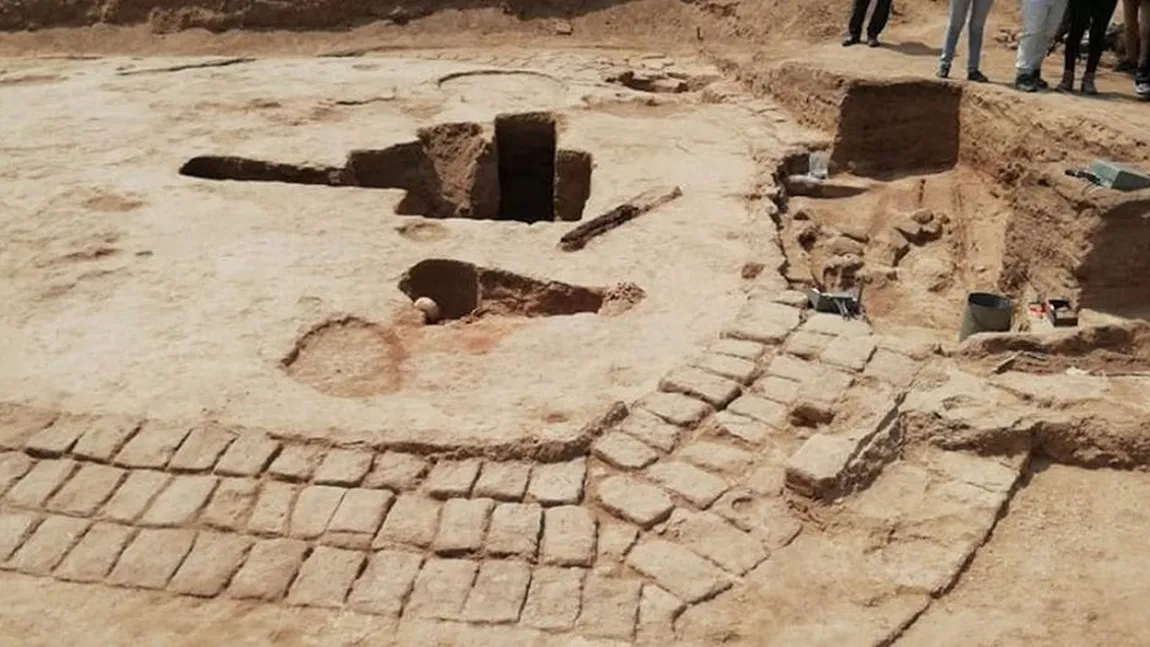 Sanctuar cu schelete umane datând de peste o mie de ani, descoperit în Peru