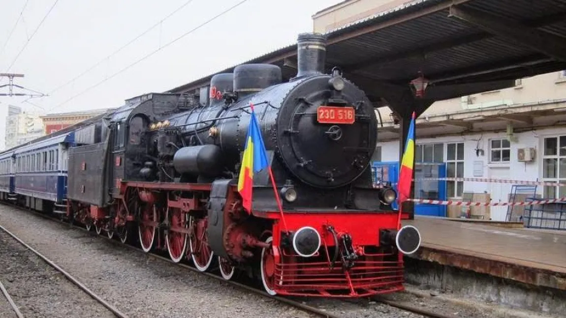 Familia Regală, la Alba Iulia cu trenul regal şi întâmpinată de oficialităţile locale