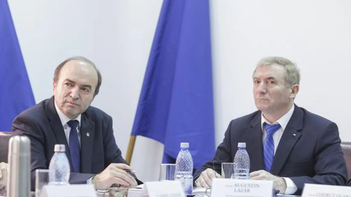 Tudorel Toader: Pe 27 decembrie voi trimite preşedintelui Iohannis actele cu privire la revocarea lui Augustin Lazăr