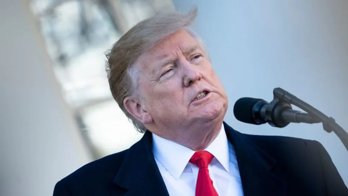 Trump renunţă temporar la finanţarea zidului antiimigranţi pentru a ieşi din cel mai îndelungat 