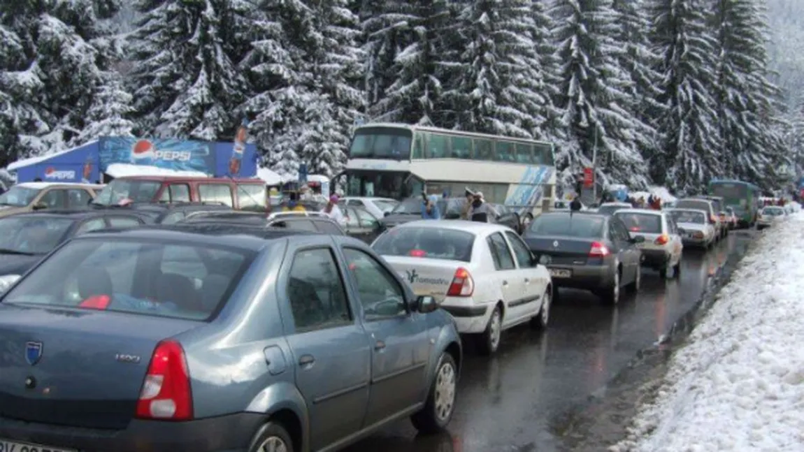 Aglomeraţie pe DN1. Se circulă în coloană pe Valea Prahovei