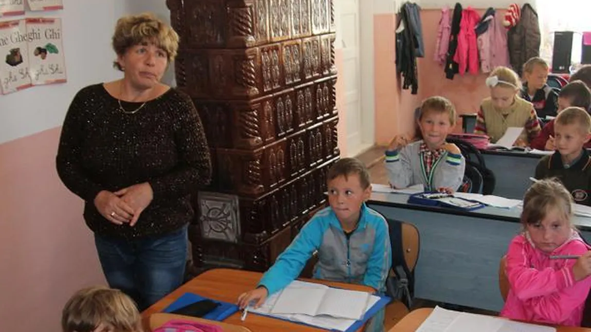 Situaţie dramatică în Suceava: peste 3.000 de elevi învaţă la simultan din cauza comasării de clase. Motivul, HALUCINANT