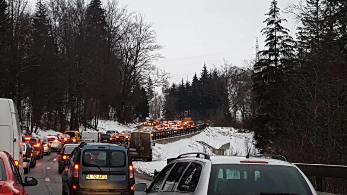 Trafic de coşmar pe DN1, aglomeraţie mare spre staţiunile din Valea Prahovei