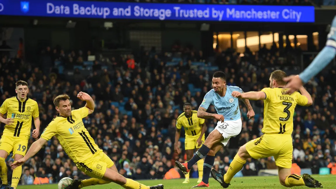 Scor ireal în semifinalele Cupei Ligii Angliei. Manchester City a câştigat cu 9-0 şi a egalat un record de 52 de ani