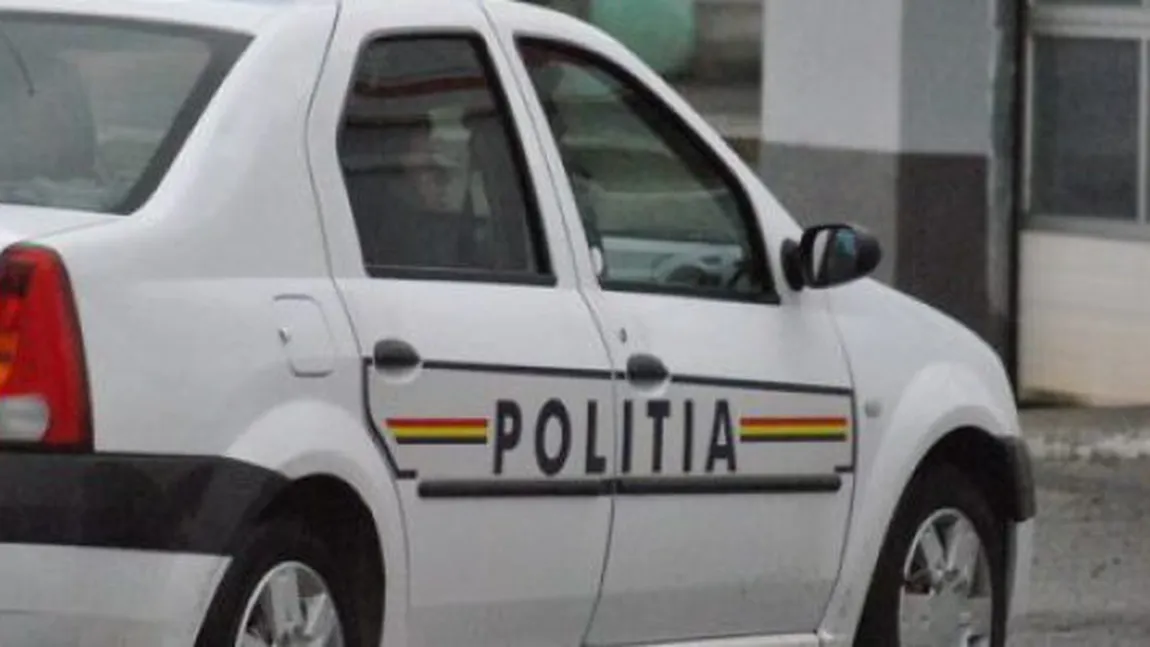 Cadavru găsit în faţa unei grădiniţe. Poliţiştii fac cercetări