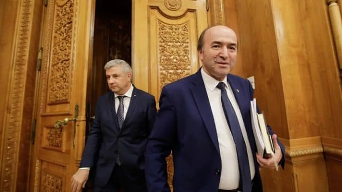 Sindicaliştii din penitenciare: Tudorel Toader este plătit lunar cu echivalentul salariilor a 22 de agenţi de penitenciare