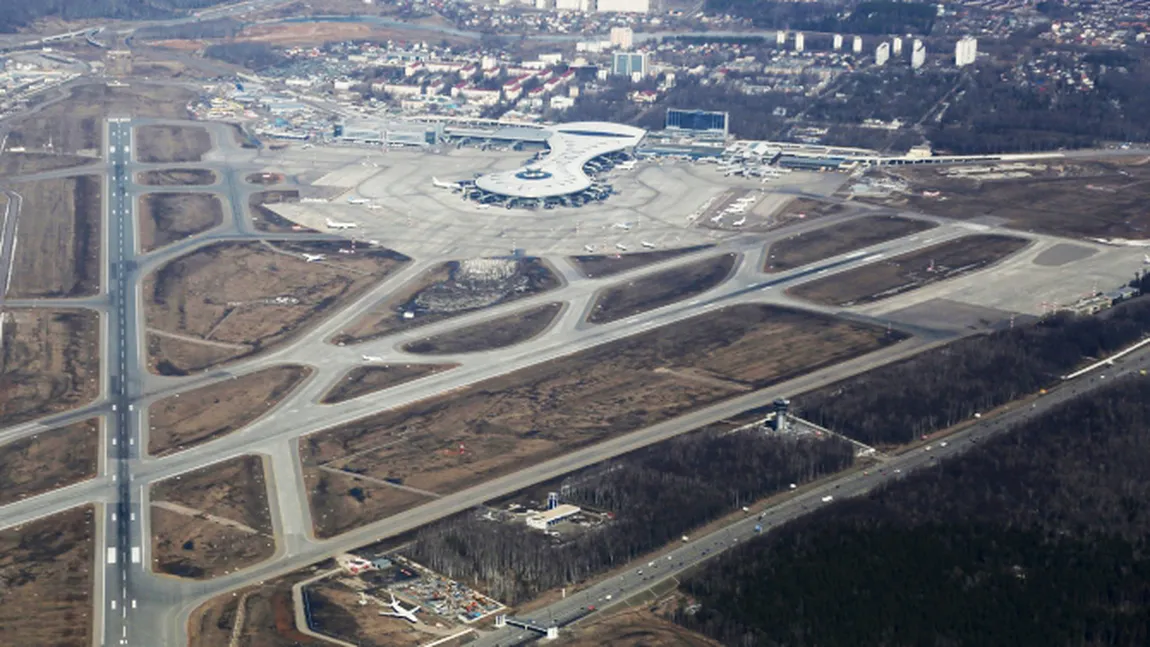 Două Boeing-uri s-au ciocnit pe aeroportul Vnukovo, din Moscova. Unul este francez, celălalt din Rusia  FOTO