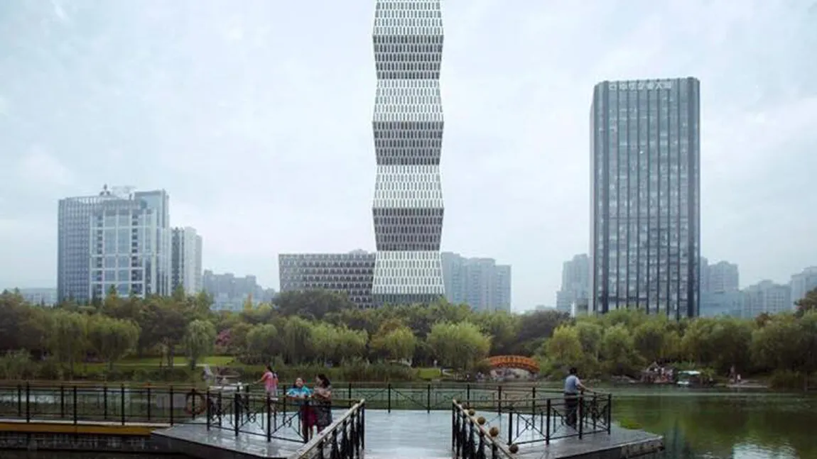 Un zgârie-nori inspirat din Coloana Infinitului lui Brâncuşi a fost finalizat la Shanghai. Are 170 de metri înălţime FOTO VIDEO