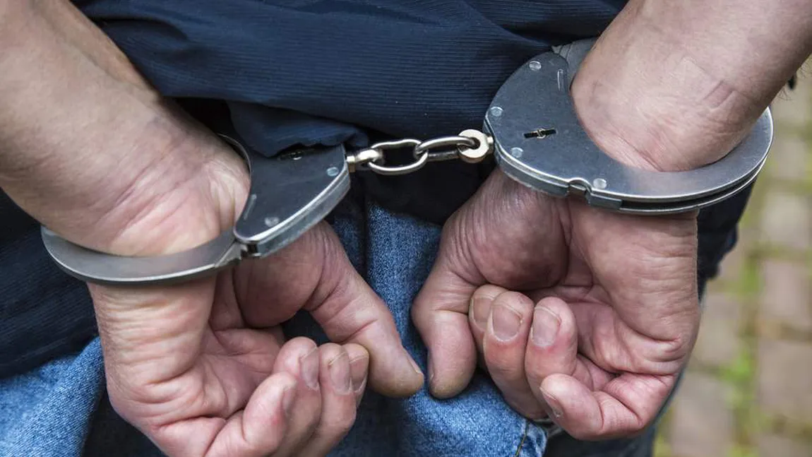 Un bărbat căutat de britanici pentru crime multiple a fost prins la Cluj. Tânărul e din Londra, dar avea acte false