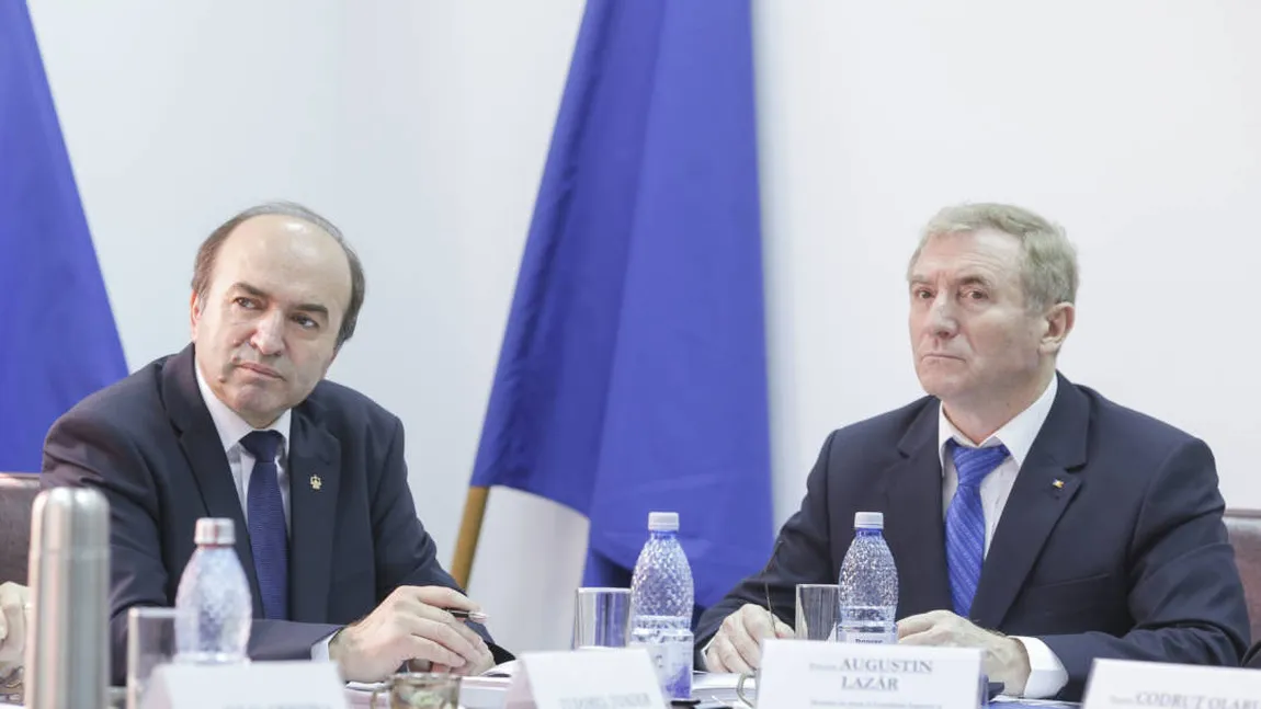 Procesul în care procurorul general Augustin Lazăr cere suspendarea revocării dispuse de Tudorel Toader, amânat UPDATE