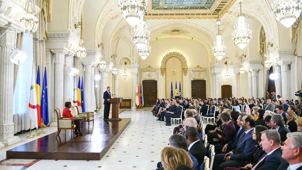 Iohannis: Românii aşteaptă de la clasa politică să dea dimensiunilor cetăţeniei democratice un conţinut contemporan