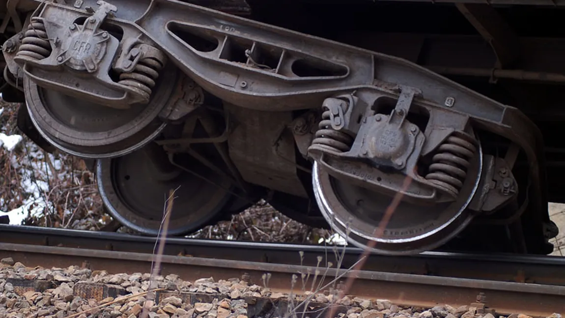 Doi morţi după ce maşina în care se aflau a fost lovită de un tren. Descoperirea şocantă a poliţiştilor UPDATE