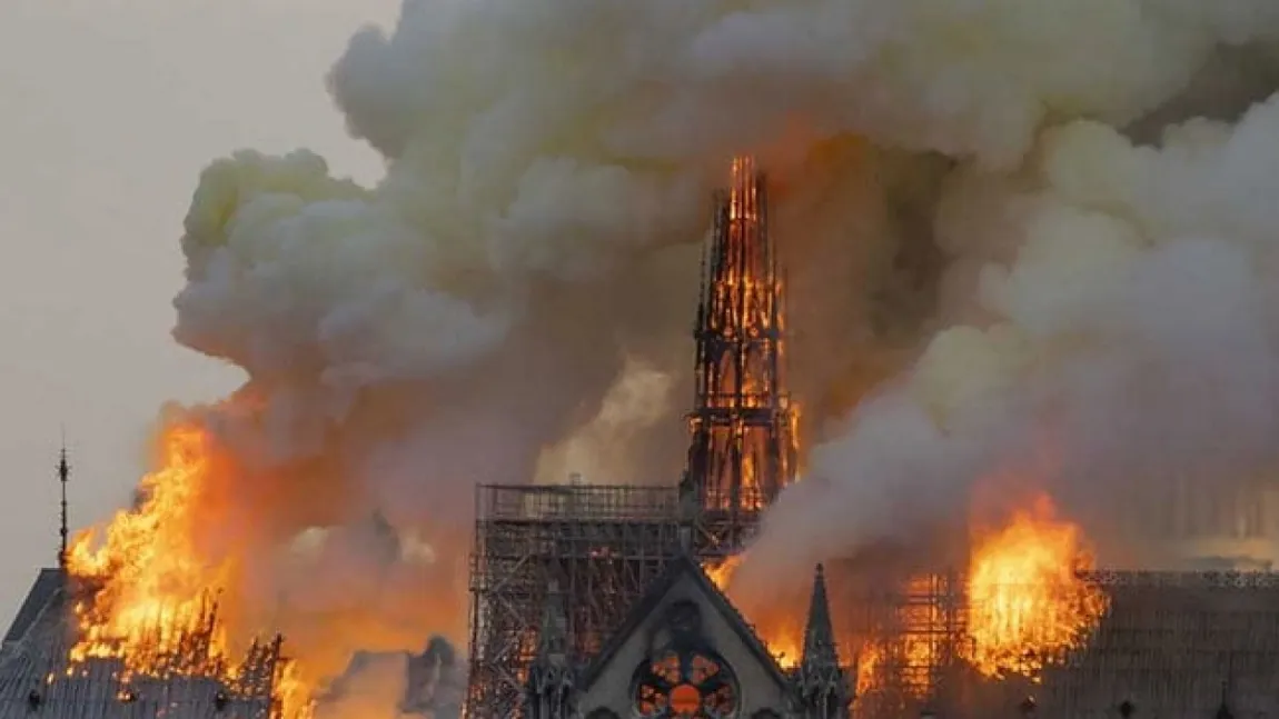 Partidele din Franţa îşi suspendă campaniile pentru alegerile europarlamentare în urma incendiului de la Notre-Dame