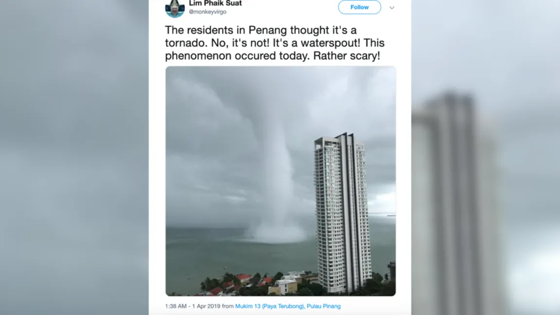 Imagini impresionante cu o trombă marină în acţiune, care face ravagii pe litoral. 50 de case au fost distruse VIDEO