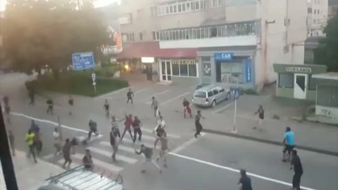 Bătaie cu săbii şi topoare la Clejani. Cinci persoane au fost grav rănite