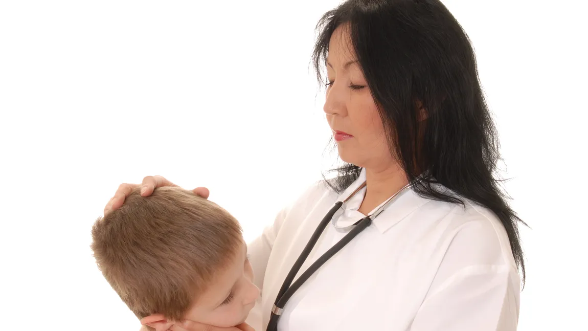 Cum să recunoşti semnele de meningită la copii