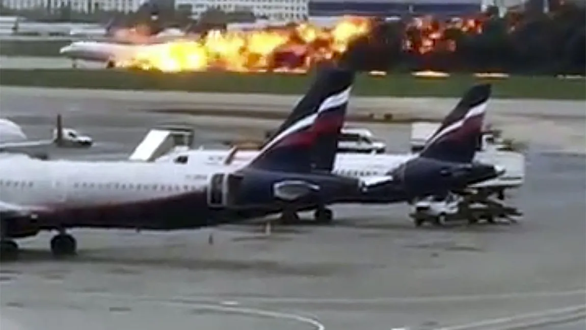 Pasagerii avionului care a luat foc la Moscova: 