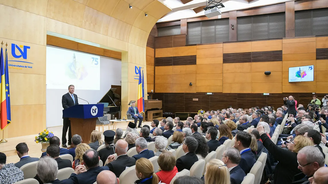 Klaus Iohannis, la Timişoara: Dragi studenţi, mergeţi la urne şi apăraţi-vă interesele!