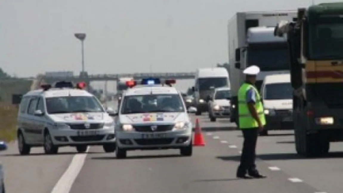 Accident pe Autostrada Soarelui. O maşină s-a răsturnat într-un şanţ. A fost solicitat un elicopter SMURD