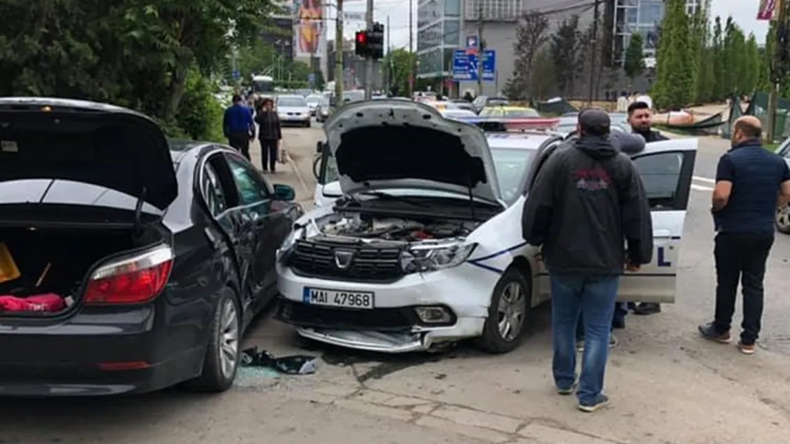 Echipaj de poliţie în misiune, implicat într-un accident de circulaţie, la Timişoara. Doi poliţişti, la spital FOTO