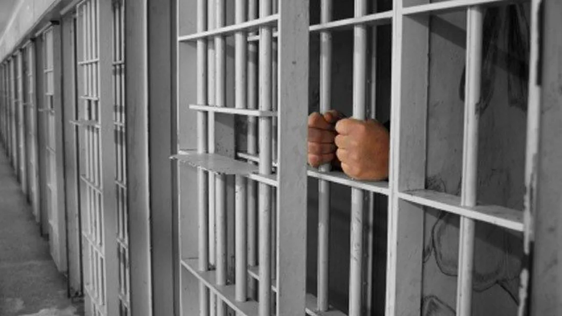 Un tânăr cercetat pentru crimă s-a spânzurat în Centrul de arestare preventivă al IPJ Bistriţa-Năsăud