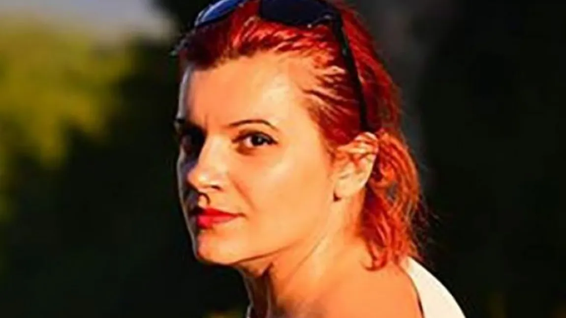 Directoarea de liceu din Focşani care s-a iubit cu elevul ei a divorţat FOTO