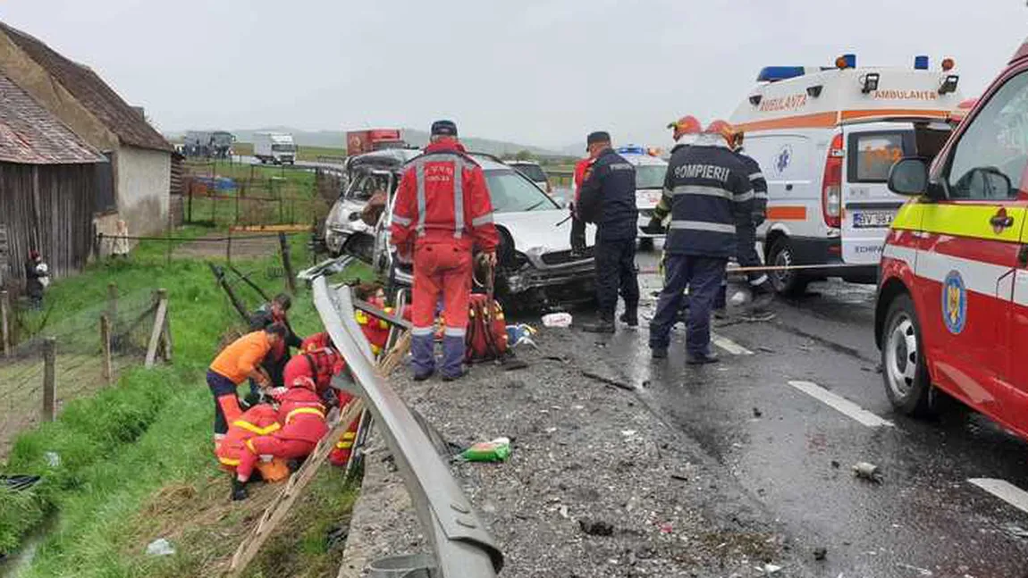 Accident grav pe DN1, un autoturism a intrat în coliziune cu un autocar plin cu pasageri. O tânără de 24 de ani a murit pe loc