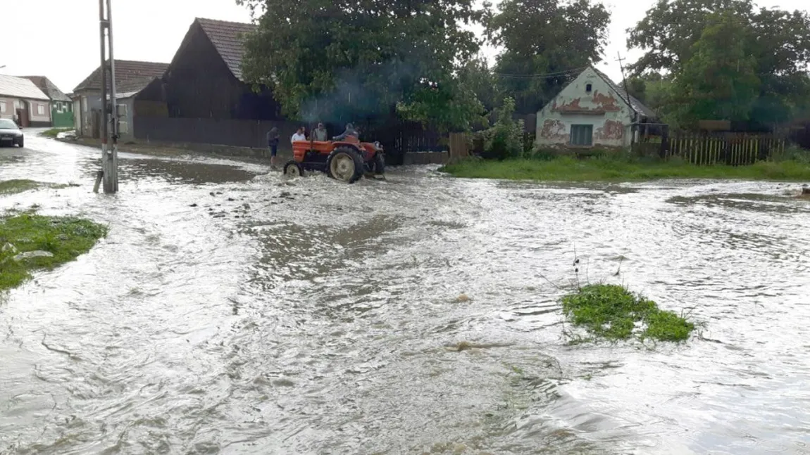 Alertă! Cod galben de inundaţii pe râurile mici din opt judeţe, până duminică dimineaţa