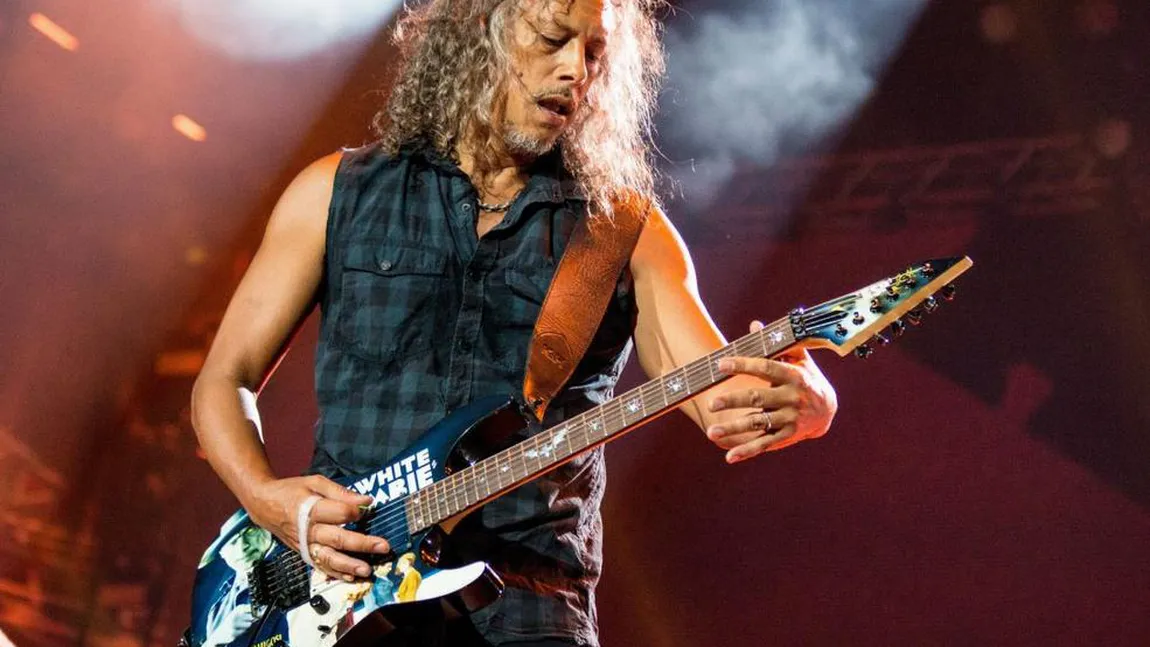 Kirk Hammett, chitaristul de la Metallica, a căzut pe scenă. Trupa se afla în concert la Milano