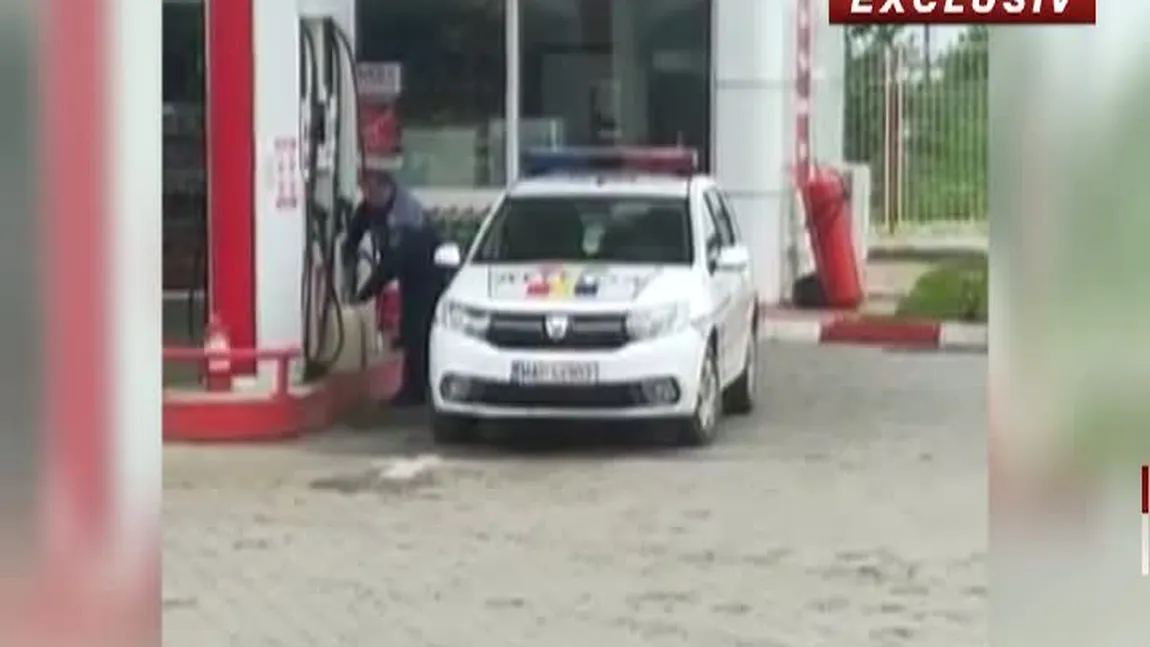 Poliţiştii benzinari din Călăraşi. Imagini uluitoare, cu oamenii legii într-o staţie de benzină VIDEO