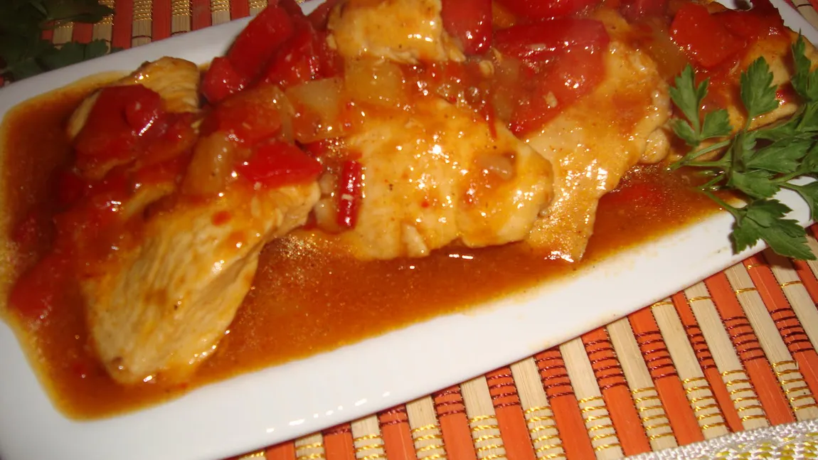 Piept de pui picant cu ardei