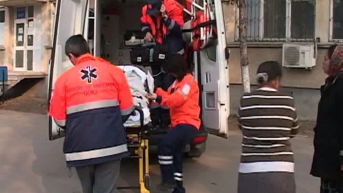 Copil de 12 ani bătut şi înjunghiat de doi băieţi minori pentru o boxă portabilă