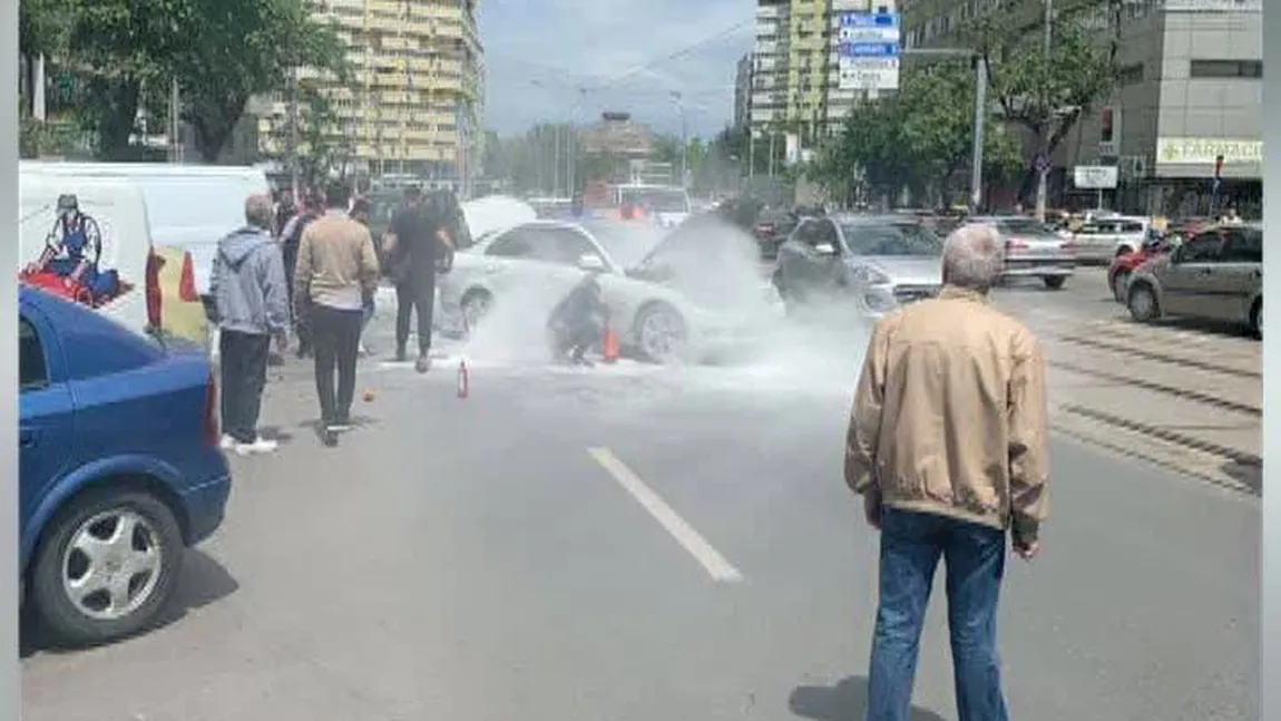 Maşină în flăcări, în Capitală