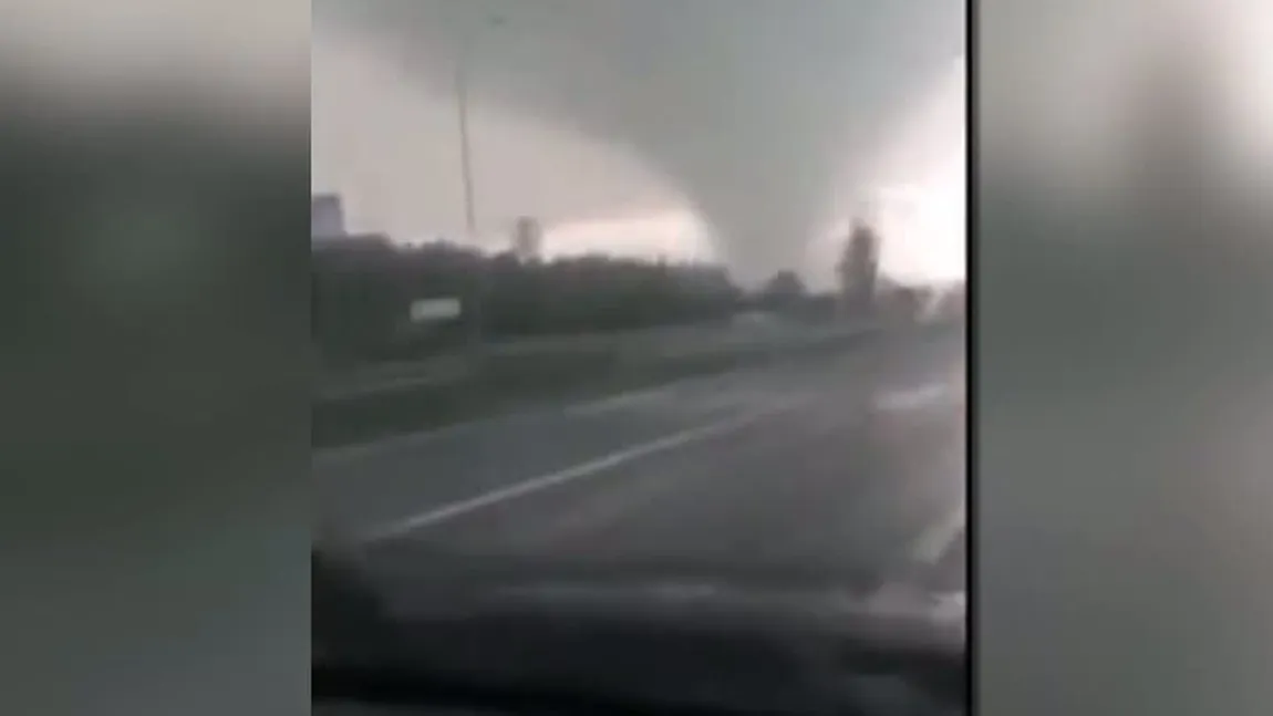 Tornadă puternică la graniţa României VIDEO