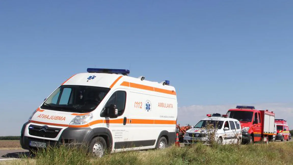 Un bebeluş şi un tânăr au murit, iar alte trei persoane au fost rănite într-un accident, în Brăila. Şoferul, beat şi fără permis UPDATE