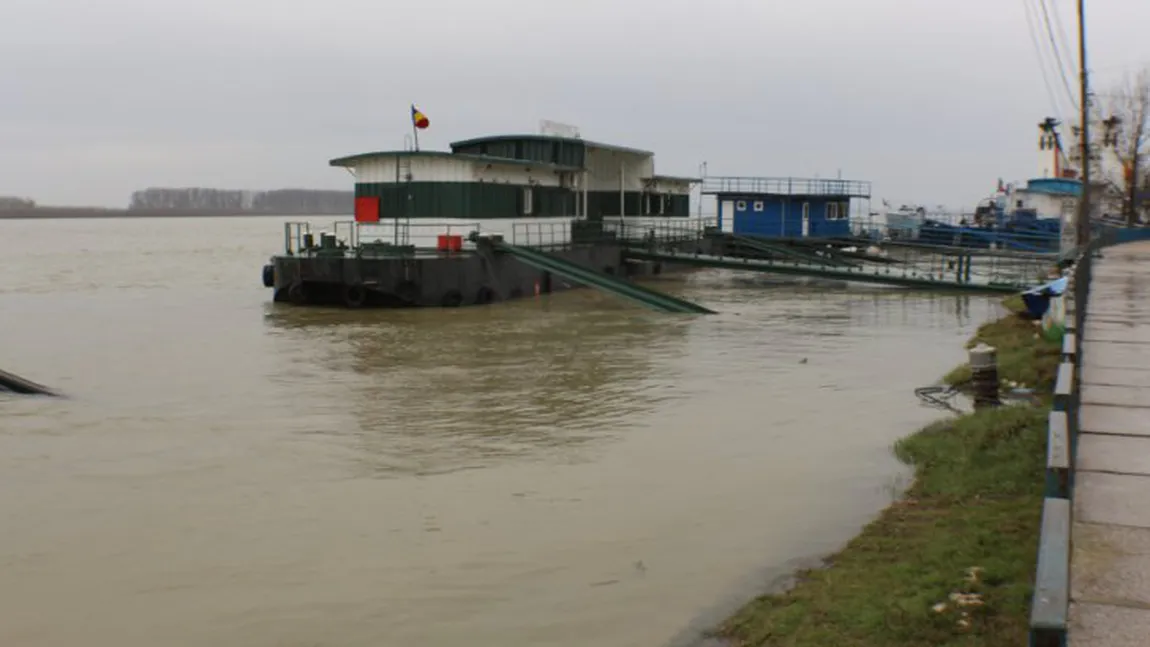 Dunărea a depăşit cota de inundaţie la Brăila. Pe două braţe sunt infiltraţii pe sub corpul digurilor