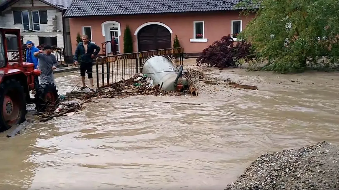 Avertizare COD ROŞU de INUNDAŢII în Iaşi. Cod portocaliu emis pentru alte două judeţe