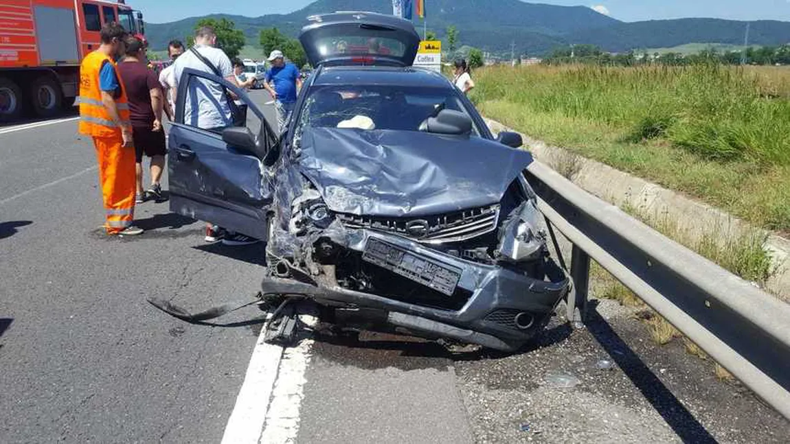 Accident pe DN1. Şase persoane, între care şi doi copii, au fost rănite