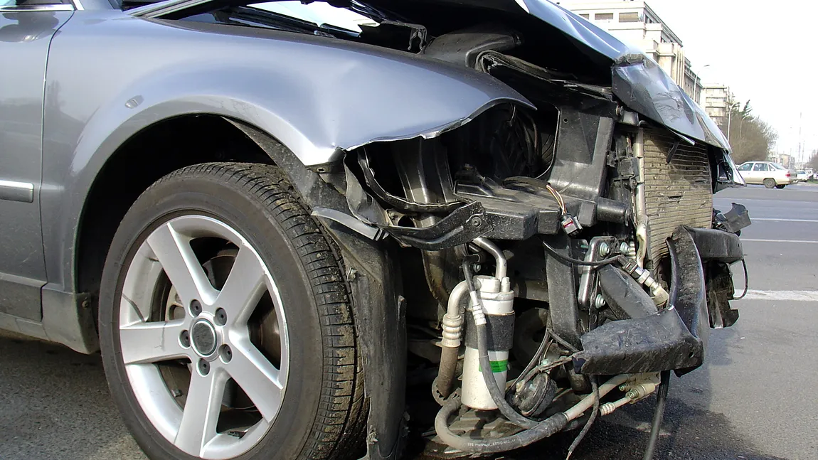 Două accidente în lanţ, cu 10 maşini, produse pe A1, în apropiere de Piteşti
