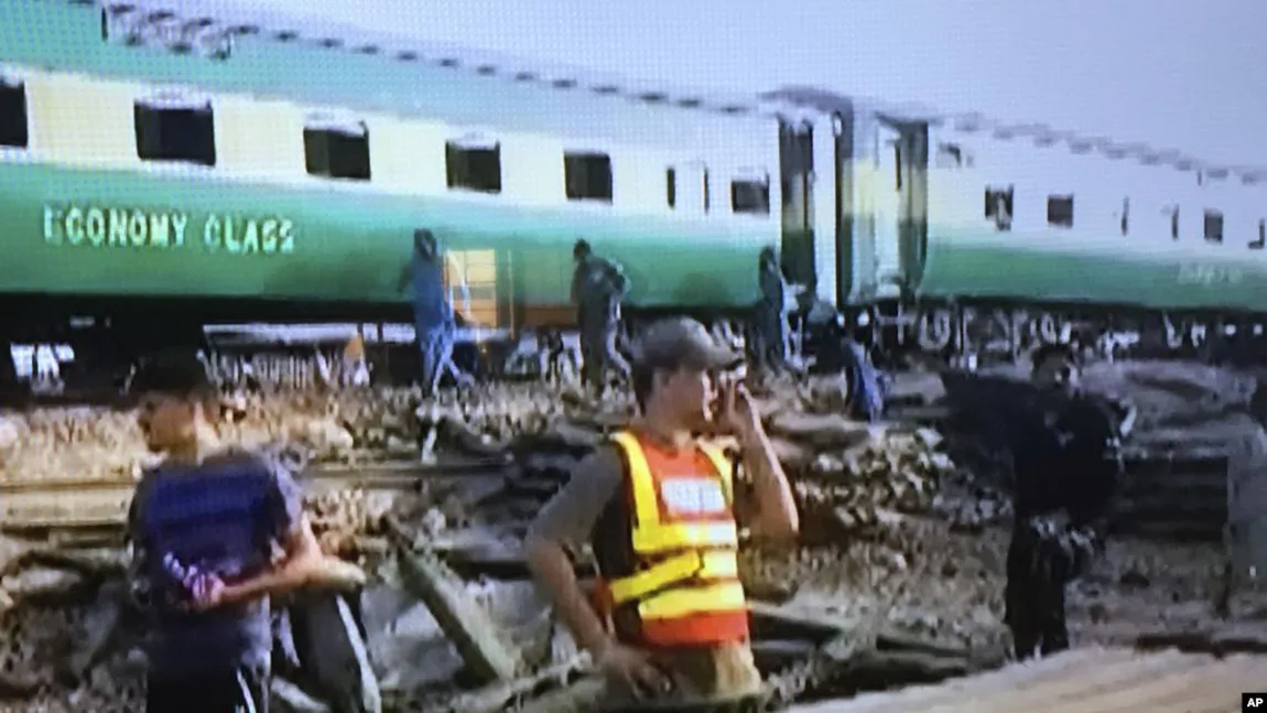 Tragedie în Pakistan: Zeci de morţi şi de răniţi în urma ciocnirii unui tren de pasageri cu un mărfar