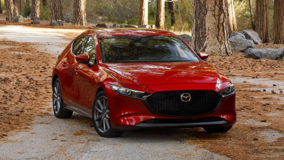 Atenţie, şoferi! Autoturismele Mazda 3 sunt în pericol să le cadă roţile. Compania cheamă mii de maşini în service