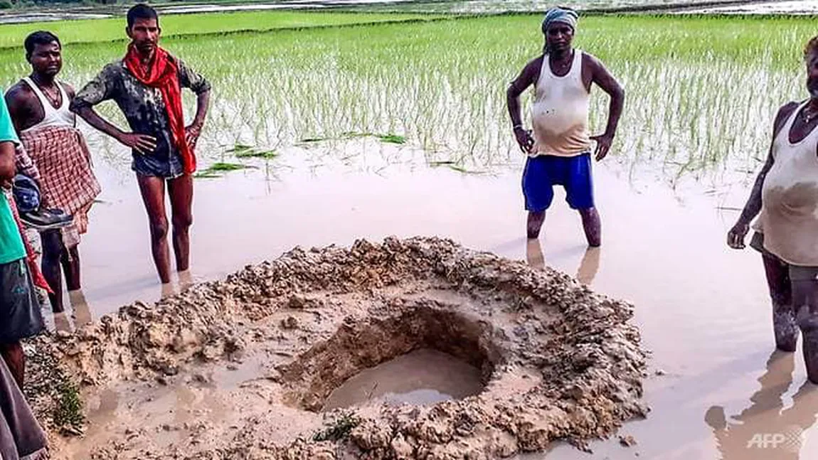 Un meteorit cât o minge de fotbal a aterizat într-un câmp de orez din India